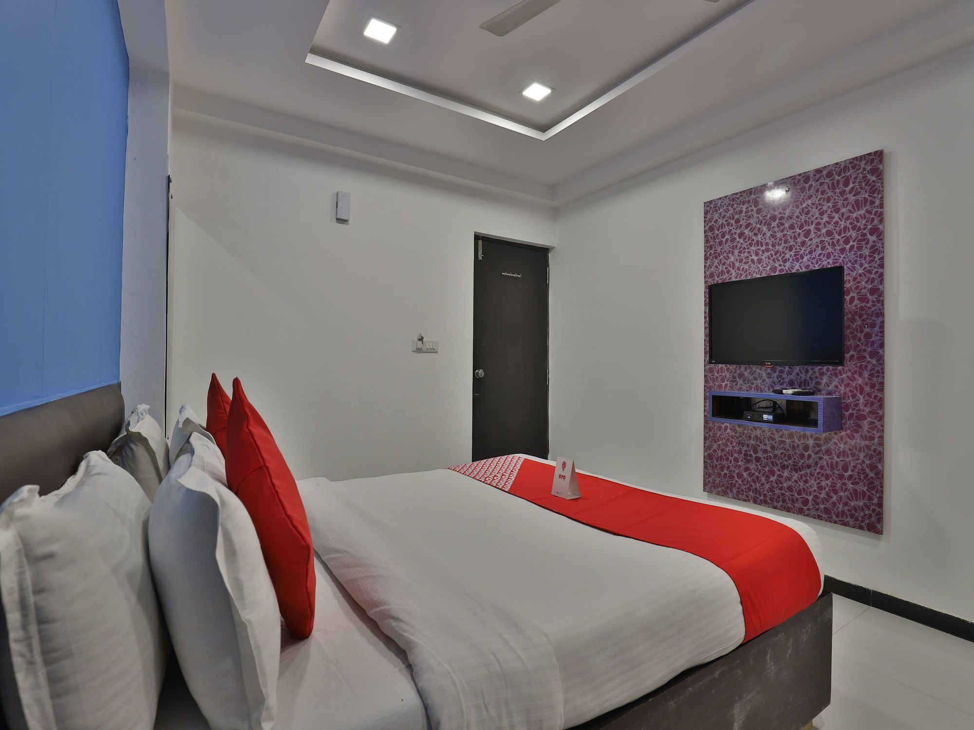 Hotel Hillton Гандинагар Экстерьер фото