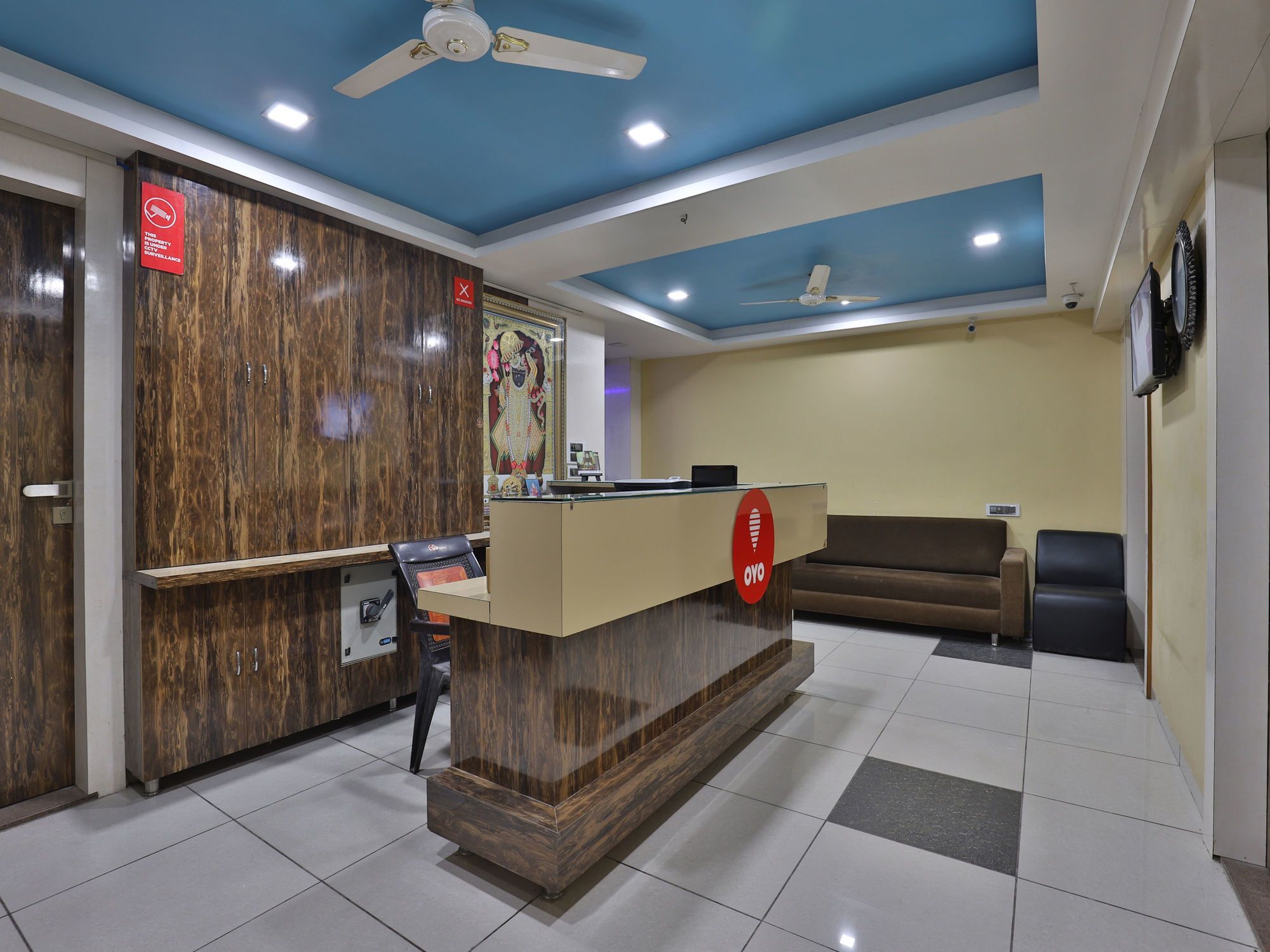Hotel Hillton Гандинагар Экстерьер фото