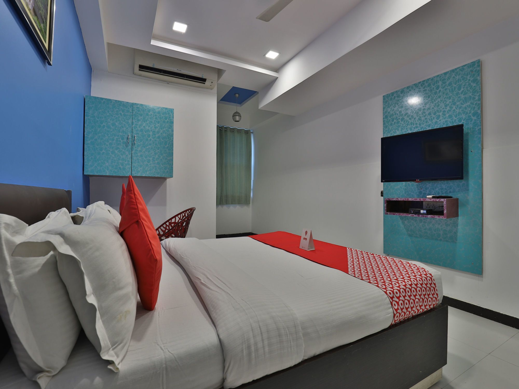 Hotel Hillton Гандинагар Экстерьер фото