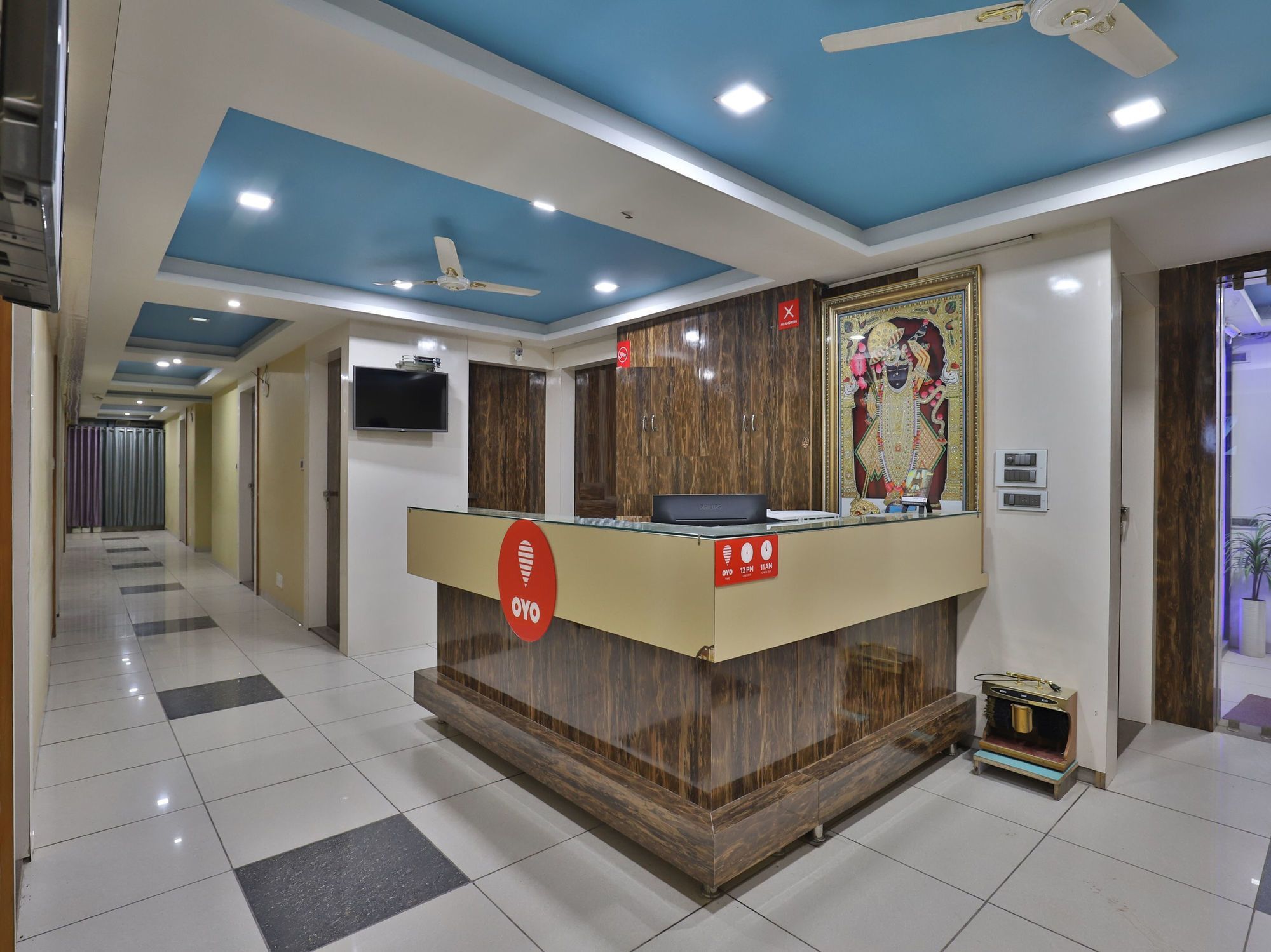 Hotel Hillton Гандинагар Экстерьер фото